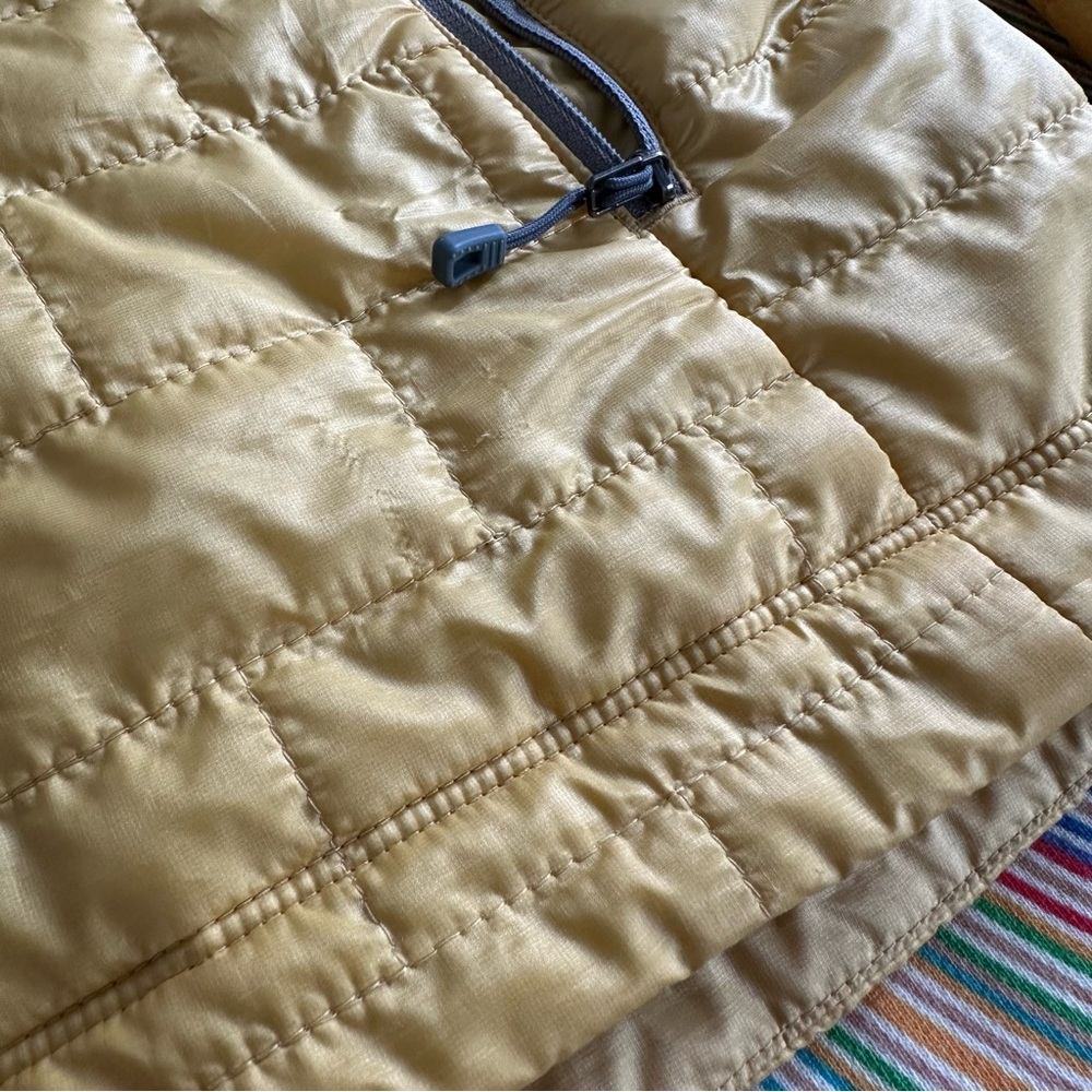 Men's Patagonia Nano Puff® Jacket • yellow / gold • small • puffer • hiking - Picture 8 of 12